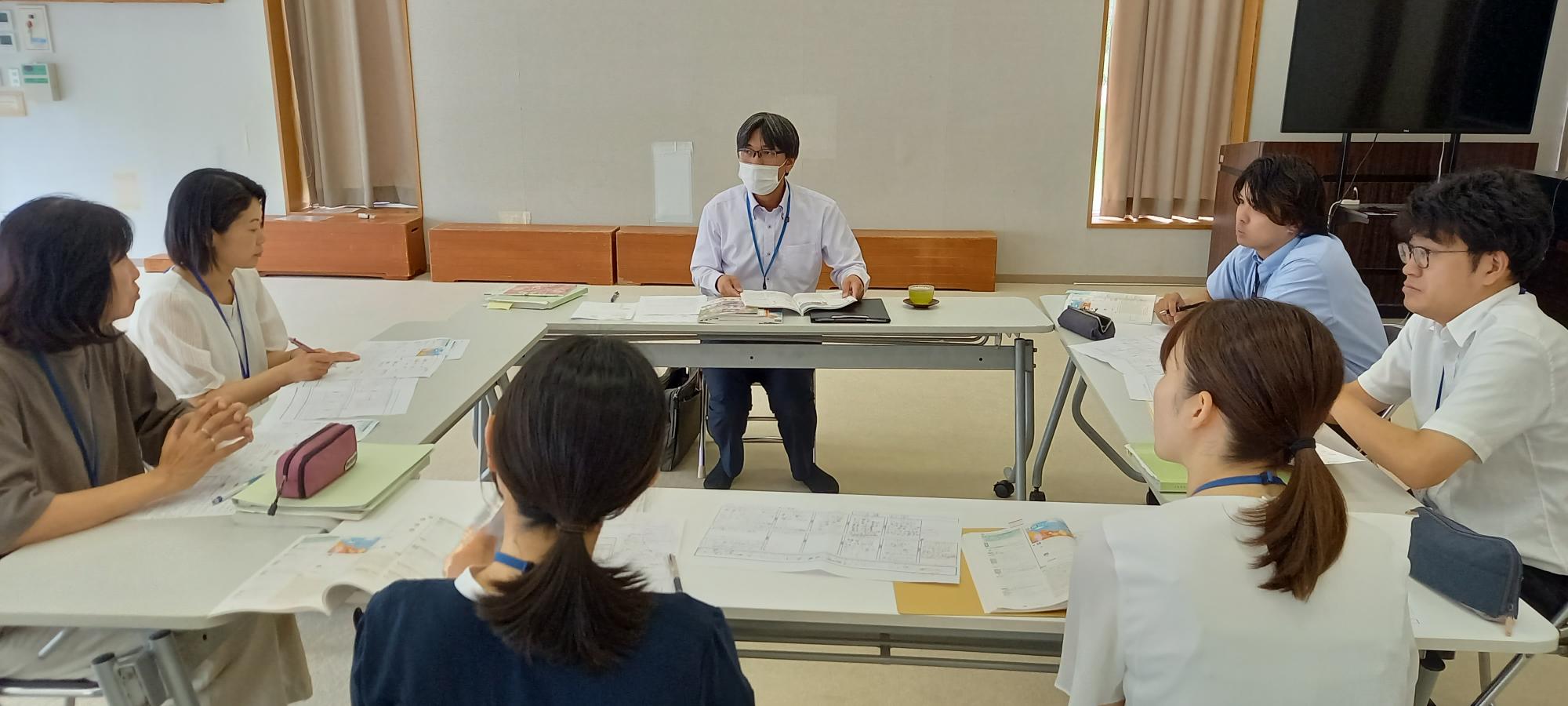講師を招聘しての低学年部会算数の授業づくり研修