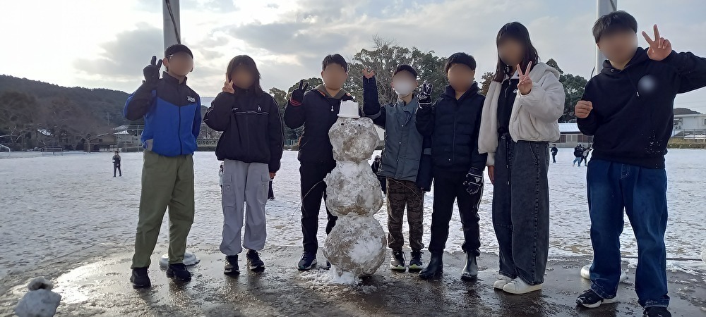 六年生と校長合作「オラフ」