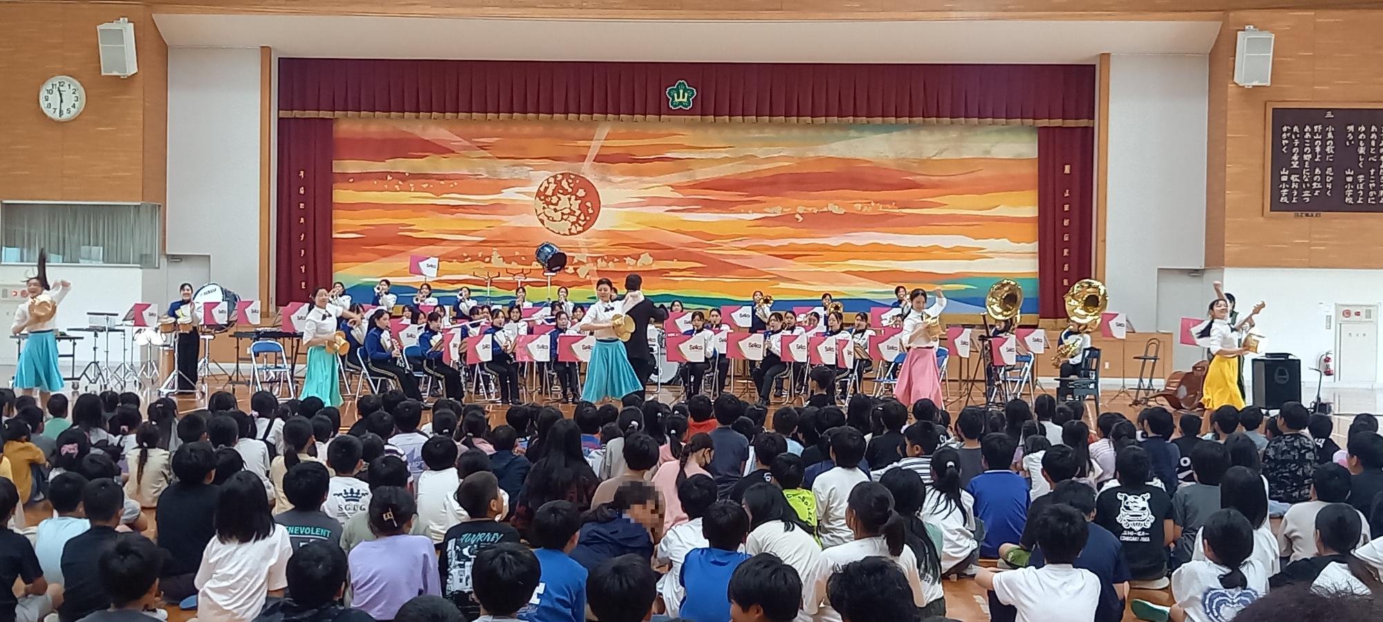 精華女子高校吹奏楽部の演奏の様子4