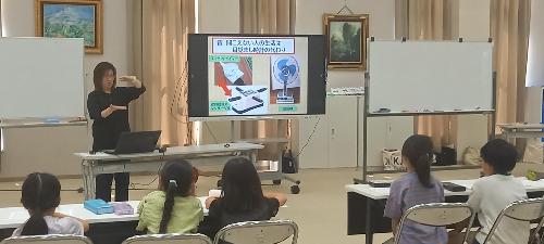 手話の会の方の説明2