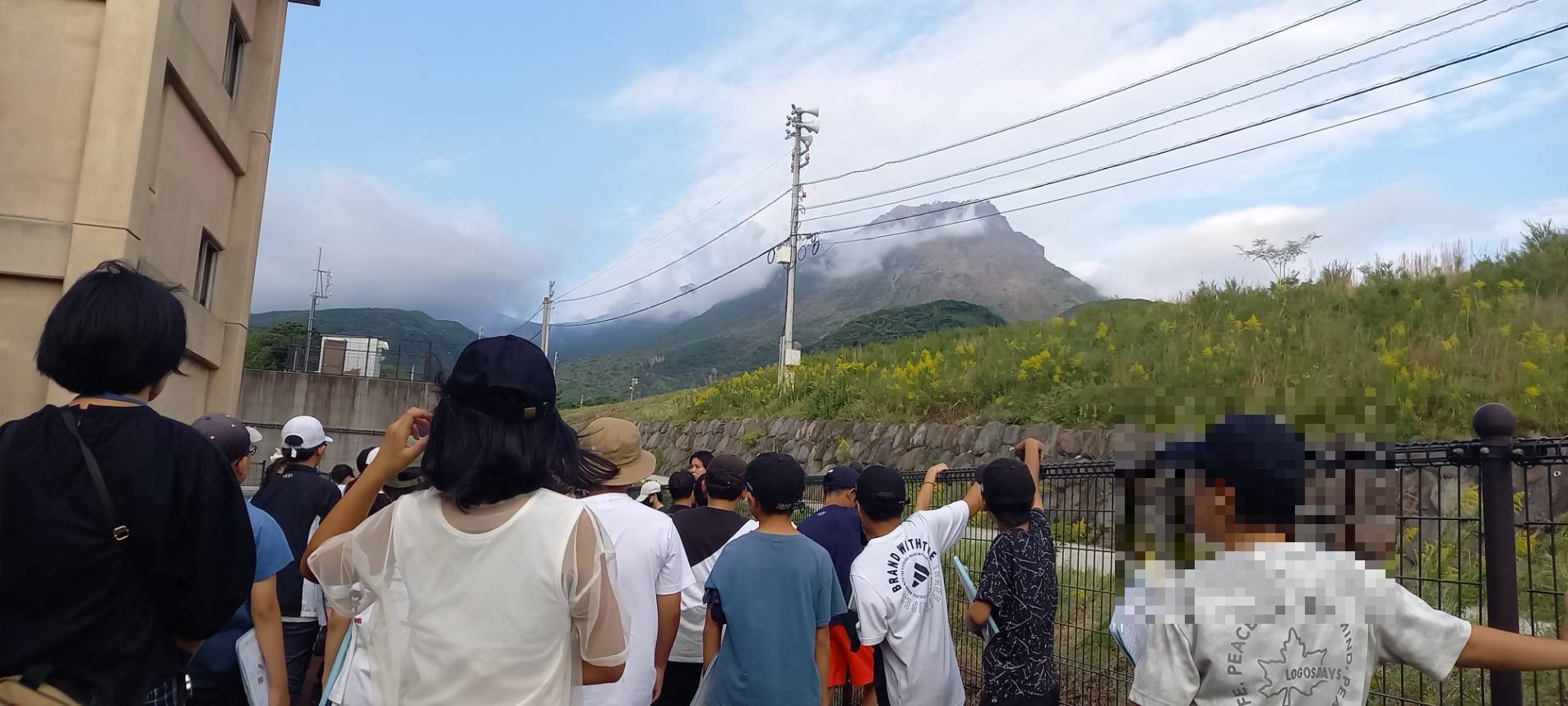 普賢岳の前で