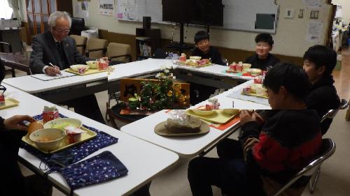 校長室給食2