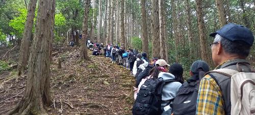 首羅山遺跡見学2