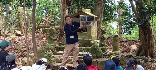 首羅山遺跡見学3
