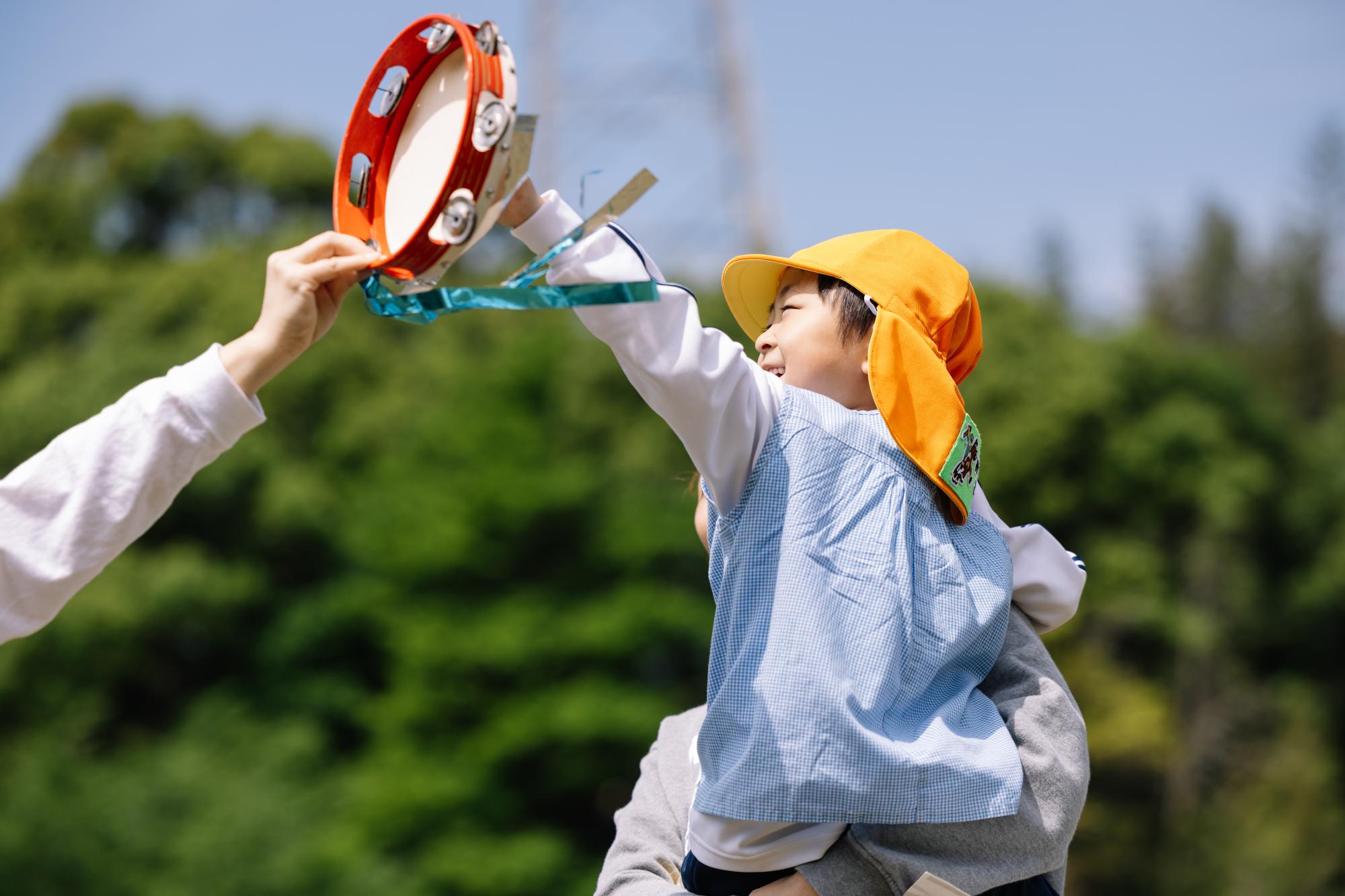 2026年5月親子歓迎遠足親子でハイタッチ