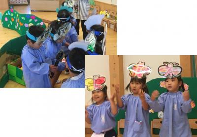 左：お面や衣装の準備をする園児の写真、右：チョウチョのお面を被った女の子3人が踊りながら歌っている写真