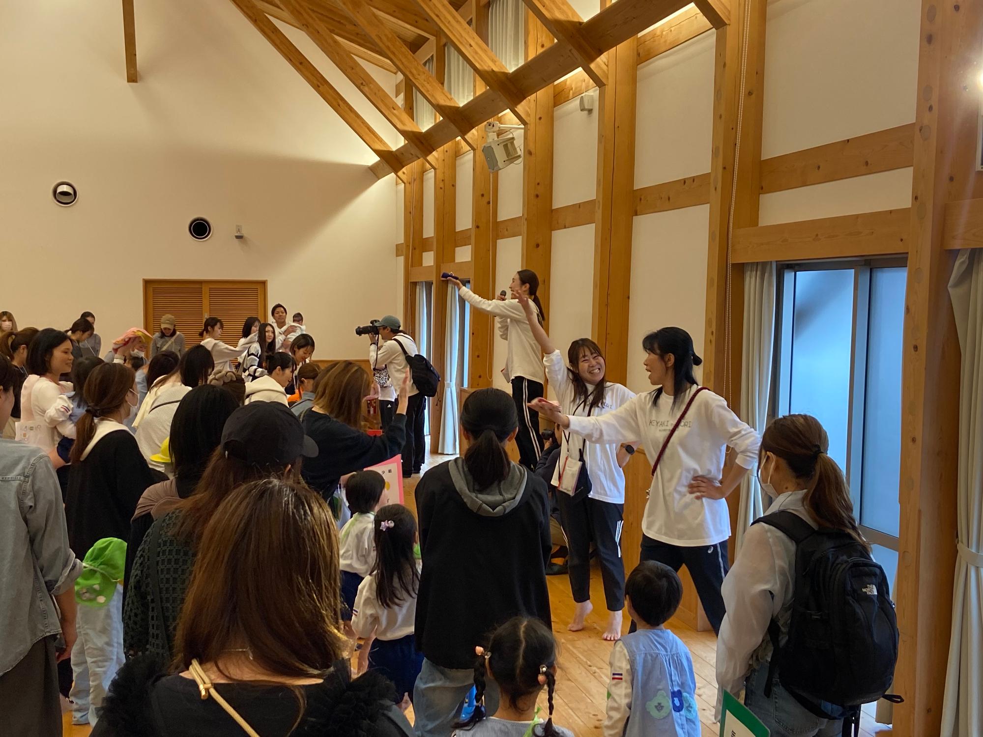 2025年5月園内レクリエーションみんなで踊ろう