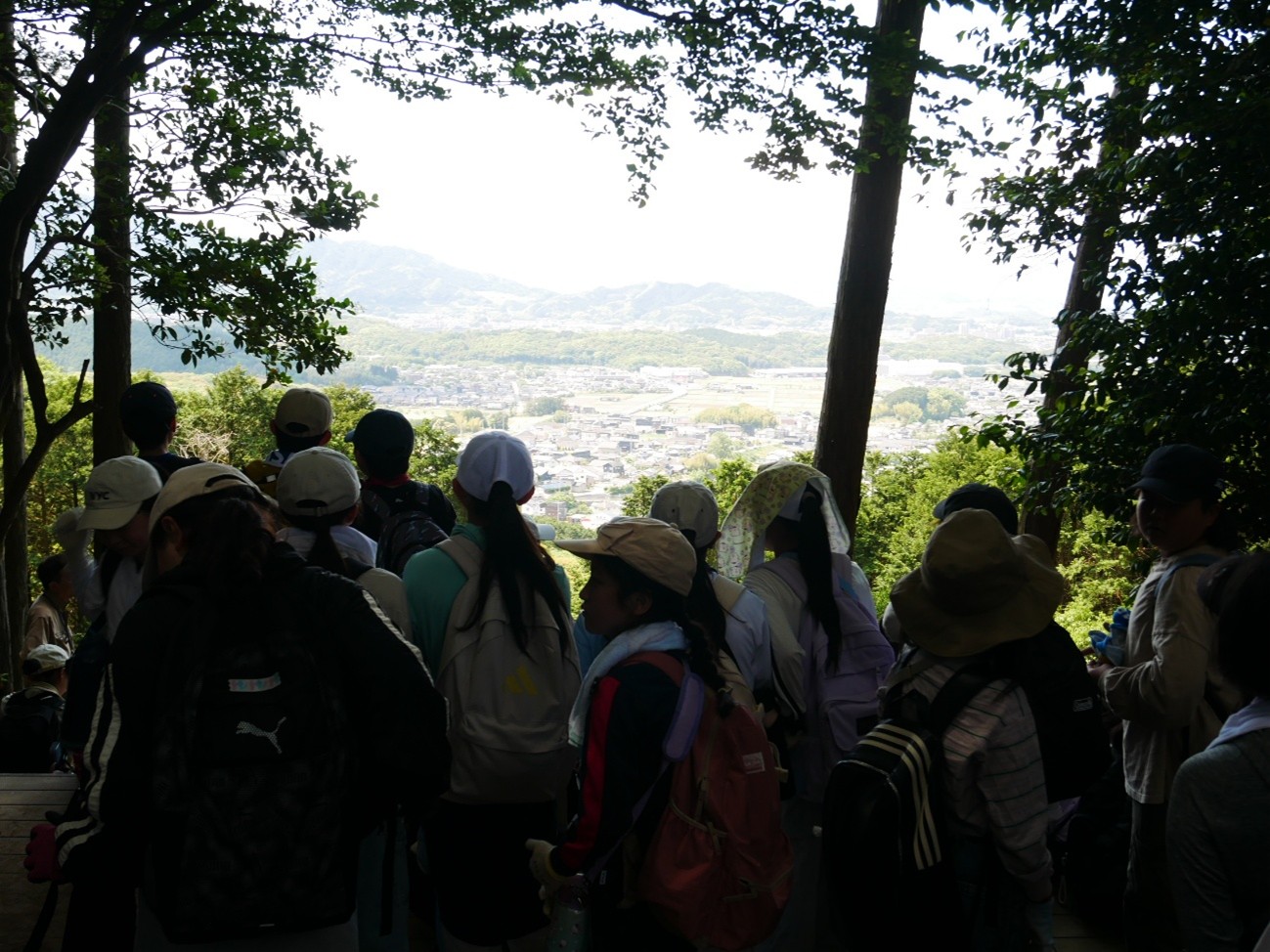 首羅山遺跡見学登山